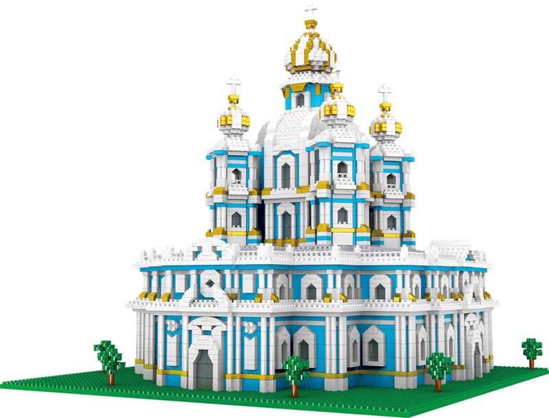 Mô hình 3/4 của bộ lắp ghép Nhà thờ Smolny Lezi LZ8042, một đồ chơi mô hình kiến trúc tinh xảo dành cho thanh niên yêu thích sự sáng tạo.