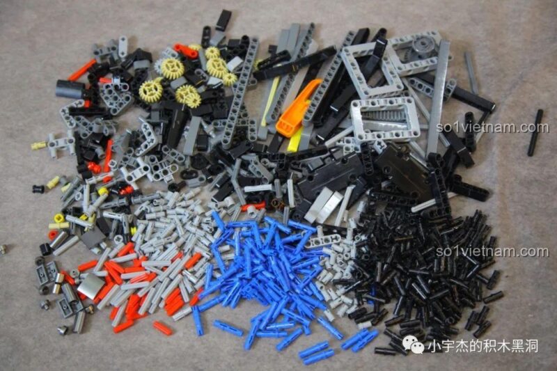 Toàn bộ các chi tiết technic trong túi số 1 của bộ xếp hình 8618.