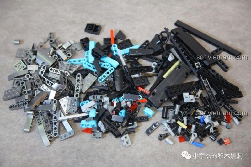 Các chi tiết trong túi số 2 của bộ lắp ráp MJ Blocks 8618.