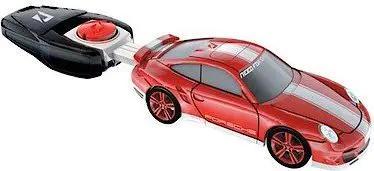 Xe Porsche 911 Turbo màu đỏ với sọc trắng, có bộ điều khiển đi kèm, là đồ chơi lắp ráp Mega Bloks 95703 cho bé 5 tuổi