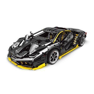 Mô hình hoàn thiện của bộ lắp ráp Siêu xe Lamborghini Centenario Meteor YX01, một kiệt tác tốc độ màu đen vàng dành cho con trai 14 tuổi.