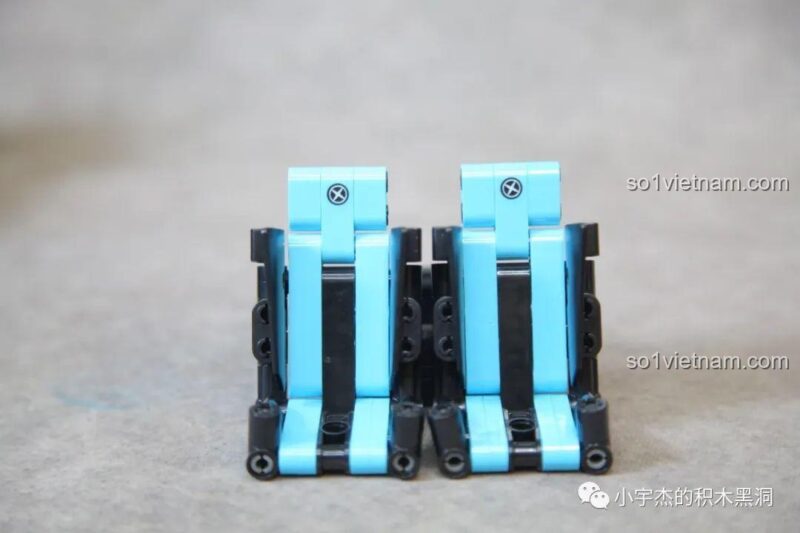 Cửa xe có thể mở rộng 90 độ, khoe trọn nội thất của bộ lắp ráp Siêu xe Mercedes AMG GT R.