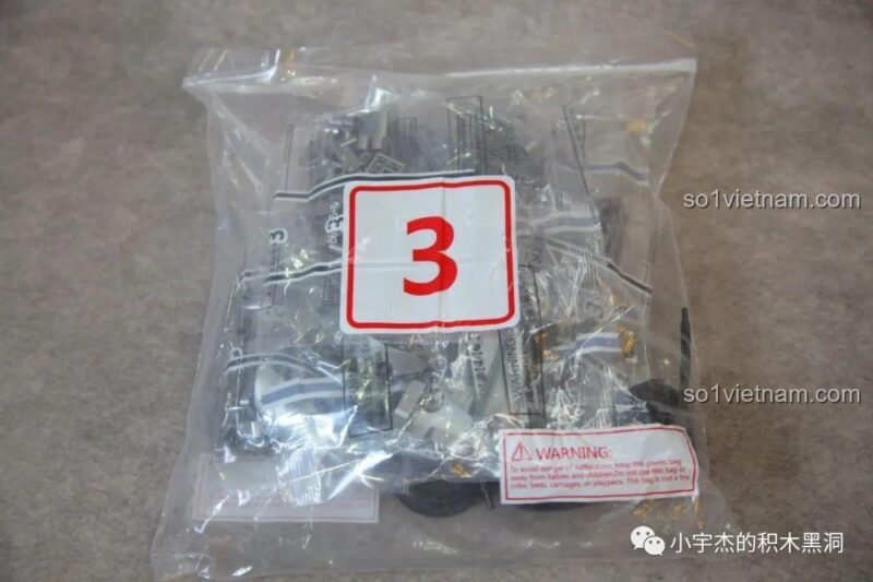 Toàn bộ các bộ phận có thể mở được trên mô hình MJ 8620A: cửa, capo và cốp. Món quà tuyệt vời cho con trai 12 tuổi.