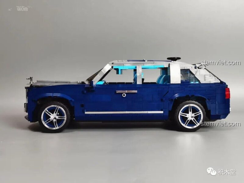 Đồ chơi mô hình SUV hạng sang Rolls-Royce Cullinan - Hình ảnh thực tế mô hình Rolls-Royce Cullinan Mould King 10017 sau khi lắp ráp, thể hiện chi tiết và chất lượng sản phẩm.
