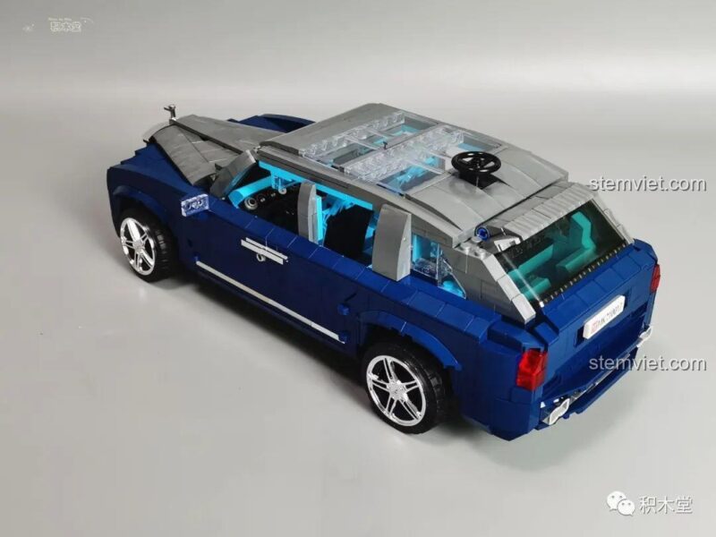Bộ lắp ráp Rolls-Royce Cullinan - Hình ảnh thực tế mô hình Rolls-Royce Cullinan Mould King 10017 sau khi lắp ráp, thể hiện chi tiết và chất lượng sản phẩm.