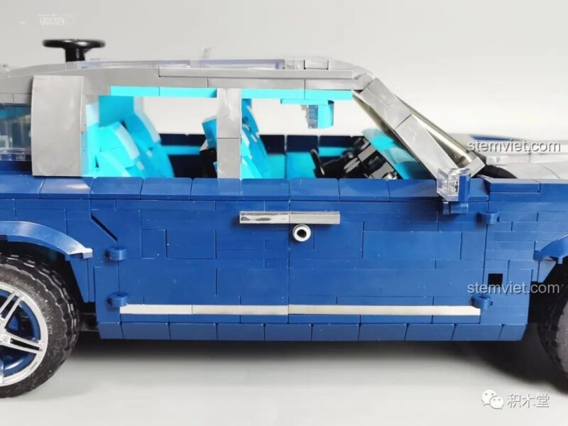 Đồ chơi mô hình Siêu xe Rolls-Royce Cullinan - Hình ảnh thực tế mô hình Rolls-Royce Cullinan Mould King 10017 sau khi lắp ráp, thể hiện chi tiết và chất lượng sản phẩm.