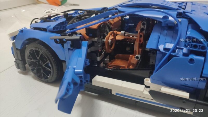 Mô hình Bugatti Divo Mould King 13125 với cửa mở, lộ rõ nội thất chi tiết, đồ chơi mô hình siêu xe cho bé trai 8 tuổi, chất lượng cao