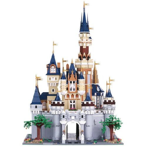 Toàn cảnh bộ lắp ráp Lâu đài Cổ tích Disney Mould King 13132, một mô hình khổng lồ với 8388 mảnh ghép, phù hợp cho bé gái 8 tuổi trở lên.