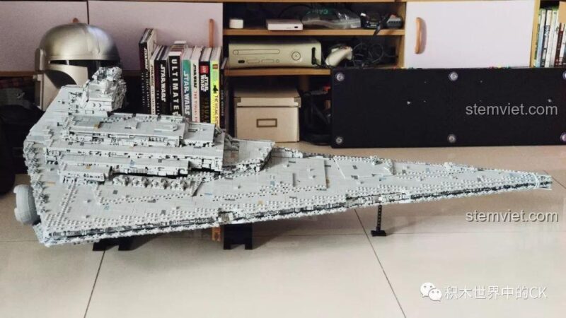 Cầu tàu của mô hình Mould King 13135 Tàu khu trục Ngôi sao Hoàng gia Monarch, thiết kế chân thực