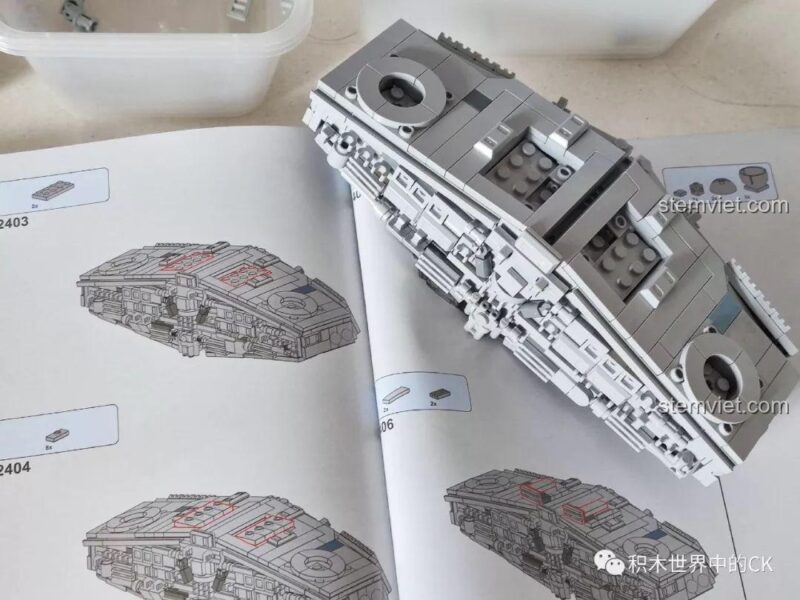 Mô hình tàu nhỏ đi kèm bộ lắp ghép Mould King 13135 Tàu khu trục Ngôi sao Hoàng gia Monarch, tăng thêm giá trị