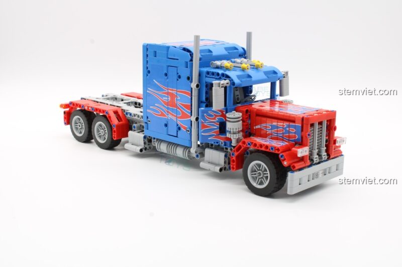 Góc nhìn 3/4 của Xe Tải Đầu Kéo Peterbilt 379 Mould King, sản phẩm chất lượng cao, giá tốt.