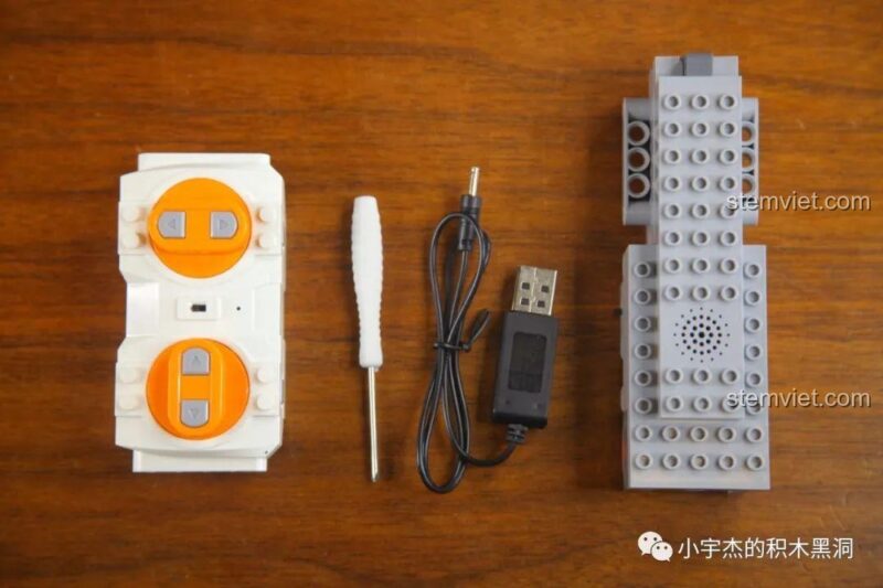 Module động cơ và điều khiển từ xa của bộ đồ chơi Mould King 15038 Robot Crimson, tính năng điều khiển từ xa.