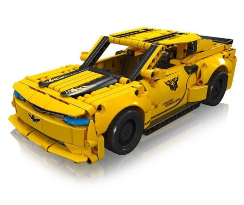 Mô hình Xe Chevrolet Camaro Bumblebee Mould King 15081 hoàn thiện, góc nhìn từ phía trước. Bộ lắp ráp 736 mảnh dành cho con trai 8 tuổi, giá rẻ.