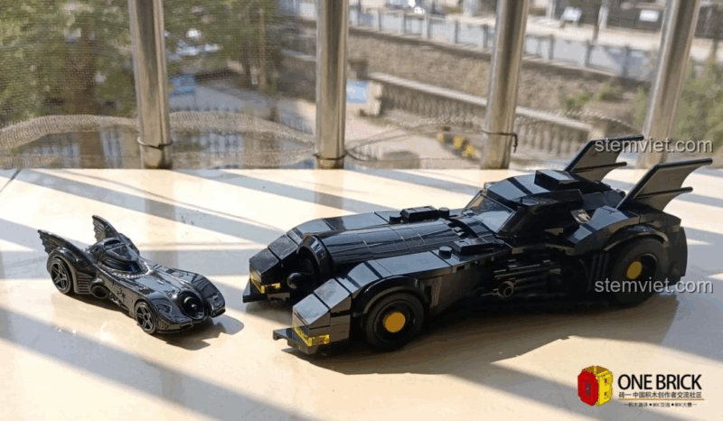 So sánh kích thước Mould King 27018 Xe Batmobile với mô hình Batmobile khác, đồ chơi mô hình Xe Thể Thao Dơi cho bé trai 8 tuổi