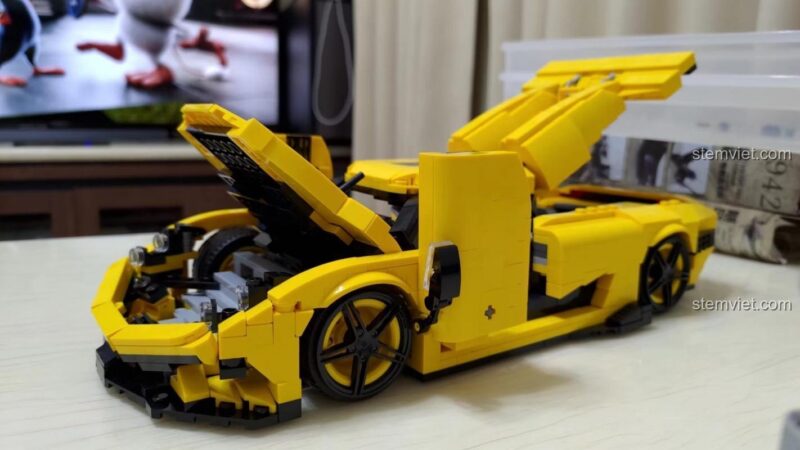 MouldKing 10018 Koenigsegg Regera bộ lắp ghép xe hơi màu vàng - ảnh người dùng chụp 2