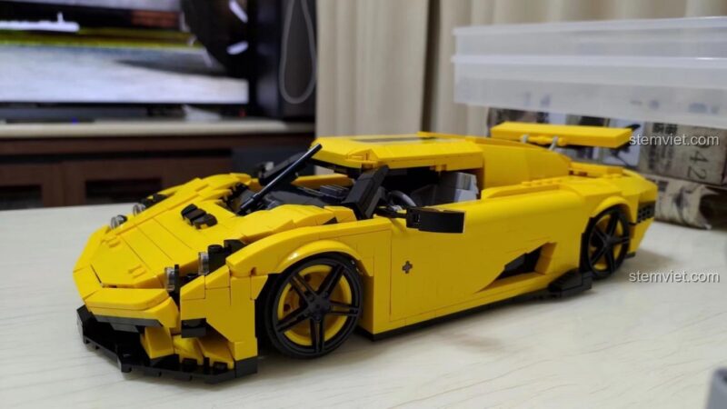 MouldKing 10018 Koenigsegg Regera bộ lắp ghép xe hơi màu vàng - ảnh người dùng chụp 3