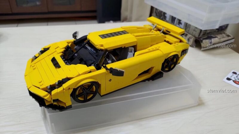 MouldKing 10018 Koenigsegg Regera bộ lắp ghép xe hơi màu vàng - ảnh người dùng chụp 4