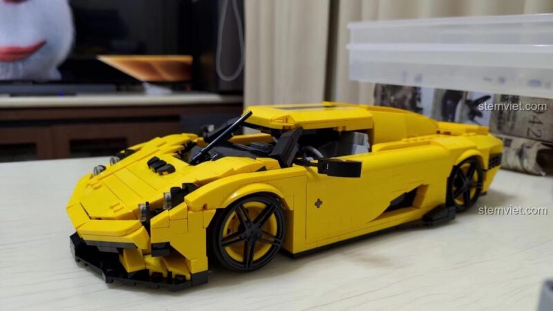 MouldKing 10018 Koenigsegg Regera bộ lắp ghép xe hơi màu vàng - ảnh người dùng chụp
