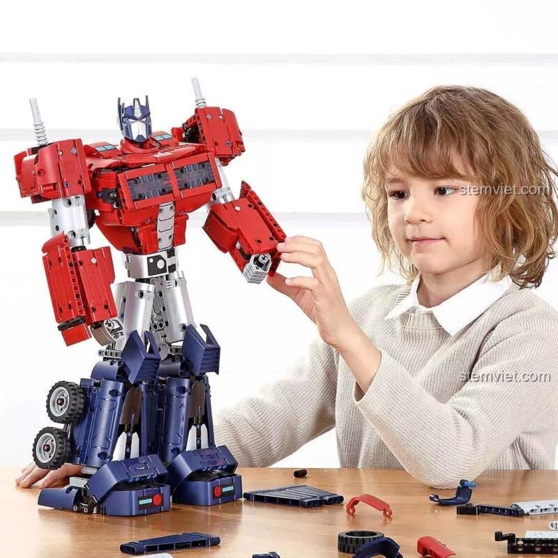 Trẻ em chơi bộ đồ chơi xây dựng MITU Optimus Prime