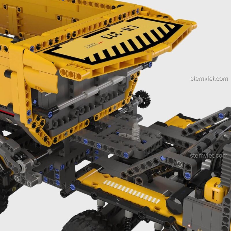 Chi tiết thùng xe của bộ lắp ráp Xe Vận Tải Gầu CN373 ONEBOT OBLDQ15AIQI, mô hình Technic phức tạp, rèn luyện tư duy cho con trai 14 tuổi.