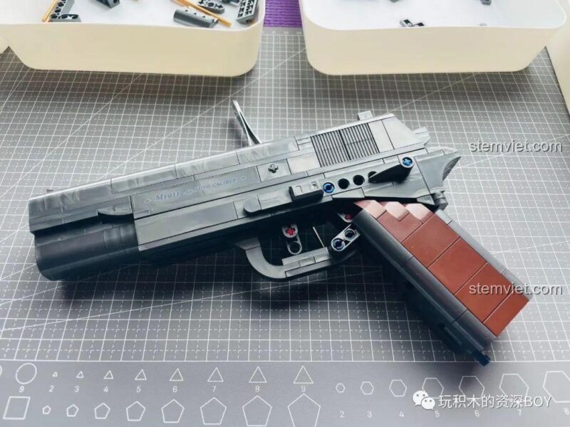 Mô hình súng lục M1911 PanlosBrick 670007 với băng đạn tháo rời, đồ chơi lắp ráp súng lục cho bé trai