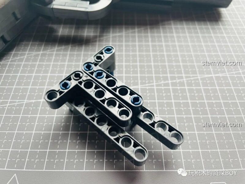 Mô hình súng lục M1911 PanlosBrick 670007 với băng đạn tháo rời, đồ chơi mô hình súng lục tự động