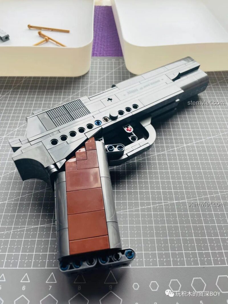 Mô hình súng lục M1911 PanlosBrick 670007 với băng đạn tháo rời, đồ chơi mô hình súng lục tự động