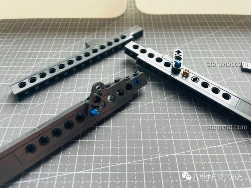 Hoàn thiện phần thân súng lục M1911 PanlosBrick 670007, đồ chơi mô hình súng lục cho bé trai 6 tuổi