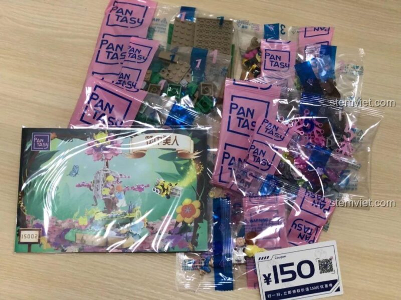 Hộp sản phẩm bộ đồ chơi Mỹ Nhân Trong Lồng Pantasy 15002, thể hiện cảnh giải cứu công chúa.