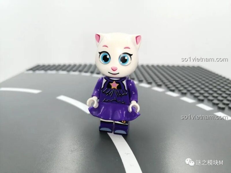 Nhân vật Angela trong bộ đồ chơi Gia đình Talking Tom Pule Star 99004