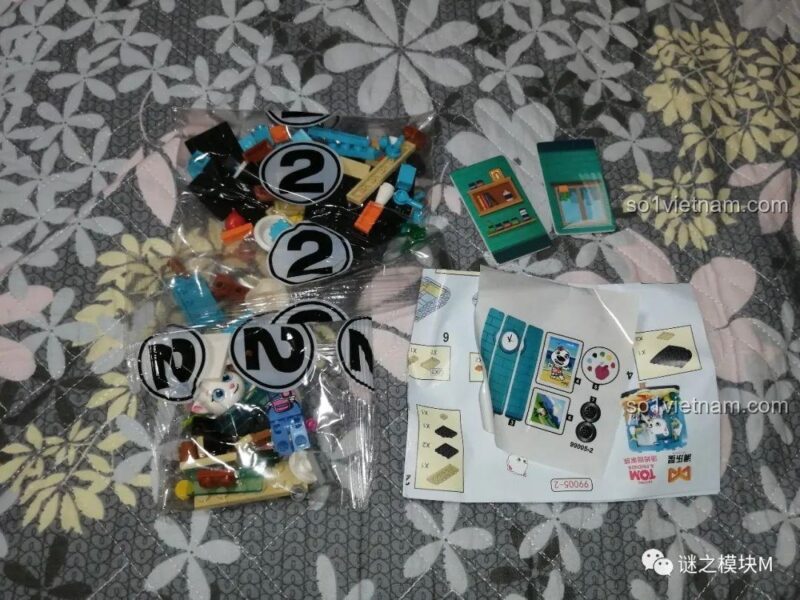 Các chi tiết bên trong bộ đồ chơi Gia đình Talking Tom Pule Star 99004
