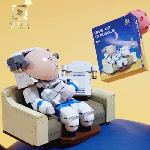 Bộ lắp ghép Phi hành gia nằm ườn Qizhile E01004 giá tốt cho bé trai 6 tuổi, mô hình phi hành gia thư giãn độc đáo.