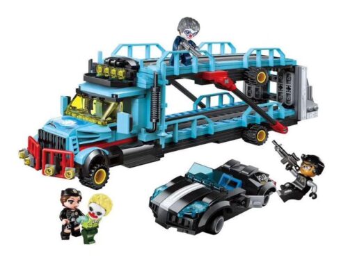 Toàn cảnh bộ đồ chơi QMAN 1929 Xe Vận Chuyển Tội Phạm, bao gồm xe tải 2 tầng màu xanh, siêu xe cảnh sát màu đen và 4 minifigures, phù hợp cho bé trai 6 tuổi.