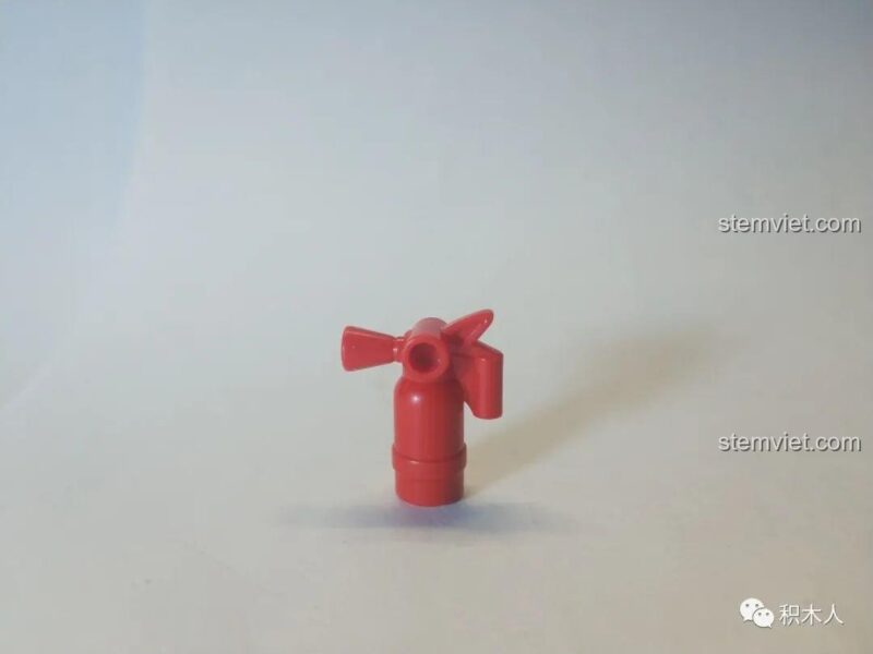 Mũ bảo hộ QMAN 2804 có thể dùng làm mũ lặn cho minifigure khác, tăng tính sáng tạo.