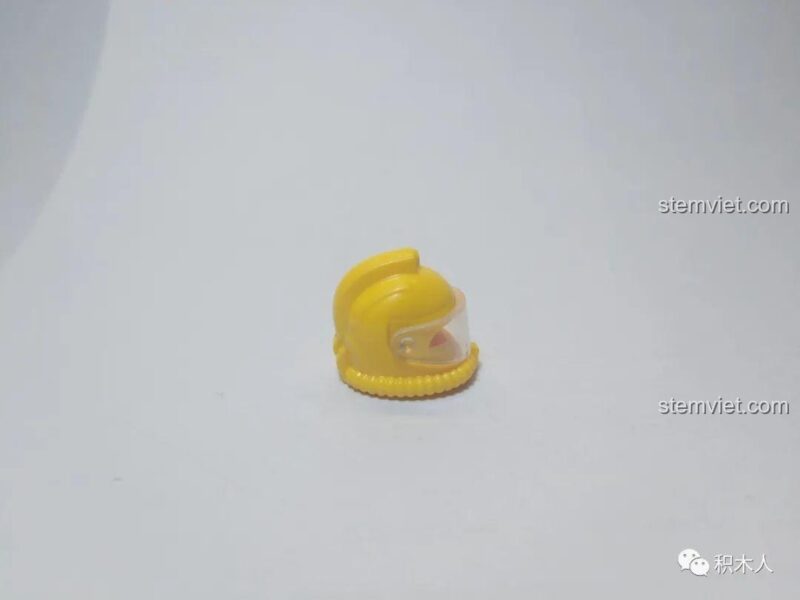 Phụ kiện mũ bảo hộ độc đáo của lính cứu hỏa QMAN 2804, thiết kế chuyên dụng.