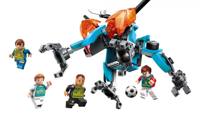 Mô hình robot bóng đá QMAN 3002 màu xanh lơ và cam cùng 4 minifigures cầu thủ. Bộ lắp ghép Robot bóng đá này là món quà tuyệt vời cho bé trai 6 tuổi, giá rẻ.