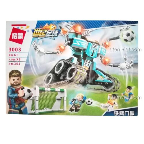 Ảnh chụp thực tế bộ lắp ráp Robot Thủ Môn QMAN 3003 từ góc nghiêng, cho thấy chi tiết cánh tay cơ khí và bánh xích. Đồ chơi cho bé trai 6 tuổi mê bóng đá.