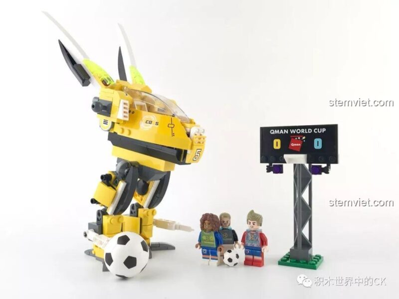 Mô hình robot bóng đá QMAN 3004 sau khi lắp ráp hoàn chỉnh.