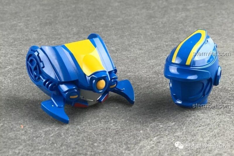 Chi tiết phần đầu và vỏ của Robot Bọ Cạp biến hình QMAN, chất lượng nhựa cao cấp.