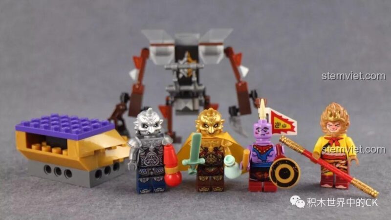 Tôn Ngộ Không QMAN 3805, các minifigure và một số mảnh ghép ban đầu, thể hiện sự đa dạng của nhân vật, phù hợp bé trai 6 tuổi, đáng tiền