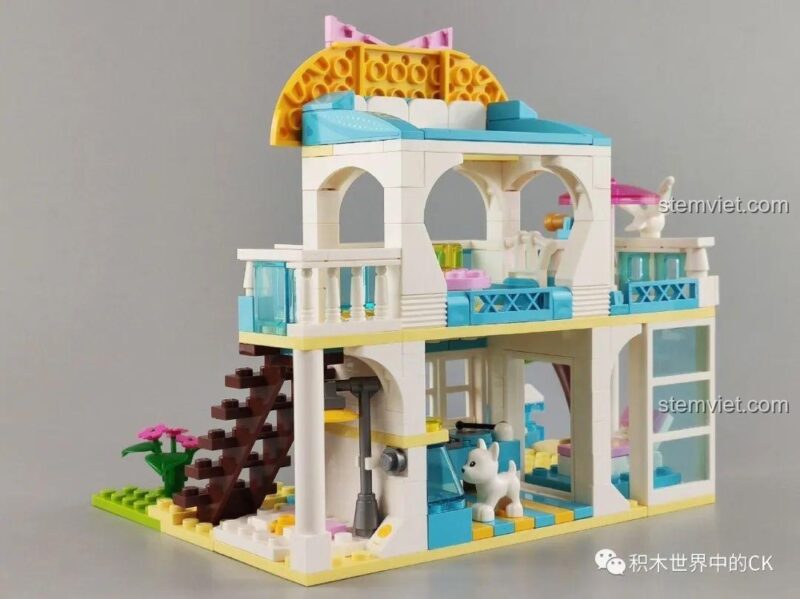 Mô hình ván trượt nước chi tiết từ bộ đồ chơi QMAN 4804 Biệt Thự Bãi Biển, một trong những phương tiện đi kèm. Đồ chơi lắp ráp đa năng.