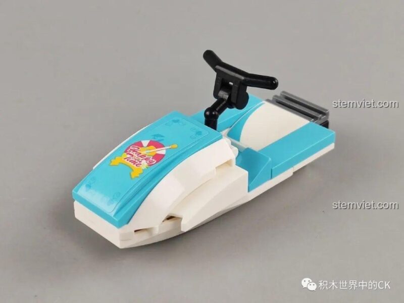 Các mảnh ghép đa dạng màu sắc và hình dáng của bộ đồ chơi QMAN 4804 Biệt Thự Bãi Biển, chất liệu nhựa an toàn. Đồ chơi xây dựng chất lượng cao.