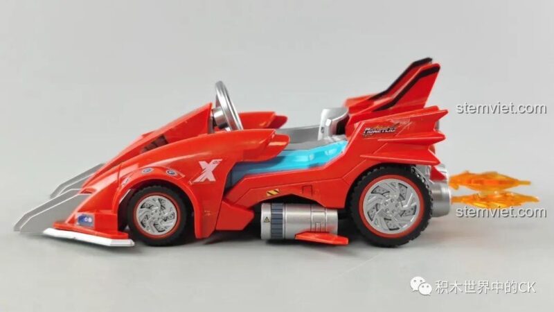Mô hình 74013 Xe đua Iron Wolf, tái hiện chân thực từ game, mang lại trải nghiệm lắp ráp thú vị cho bé trai 8 tuổi