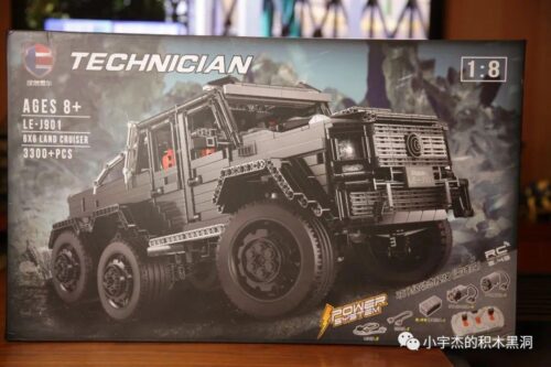Hộp đồ chơi lắp ráp Rael LE-J901D mô hình xe Mercedes G63 AMG 6x6 tỉ lệ 1:8, một món quà tuyệt vời cho con trai trên 8 tuổi.