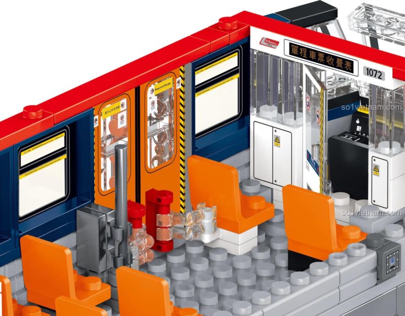 Chi tiết nội thất gần cửa ra vào của Hệ thống đường sắt nhẹ Hồng Kông Royal Toys, mô phỏng chân thực.