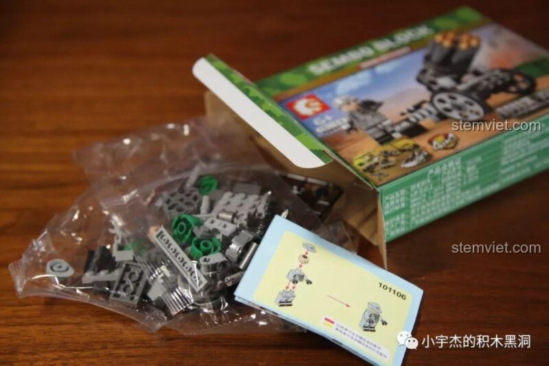 Mở hộp bộ lắp ráp Pháo phản lực SEMBO 101106, một phần của bộ sưu tập Mô hình quân đội WWII.