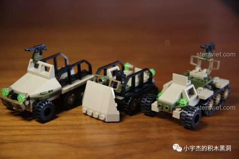 Ba mô hình lắp ráp từ hộp SEMBO 101114: xe bán xích, xe ủi và xe phòng không.