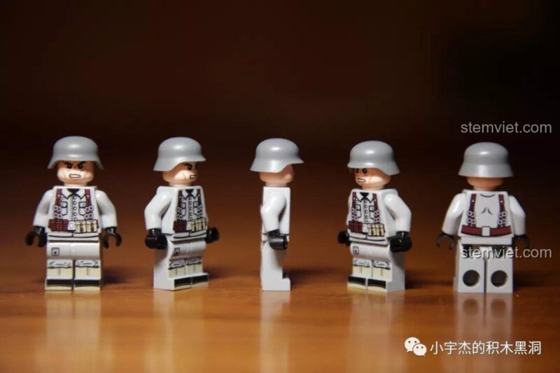 Chi tiết các góc nhìn của minifigure lính Đức mùa đông trong bộ xếp hình SEMBO 101114.