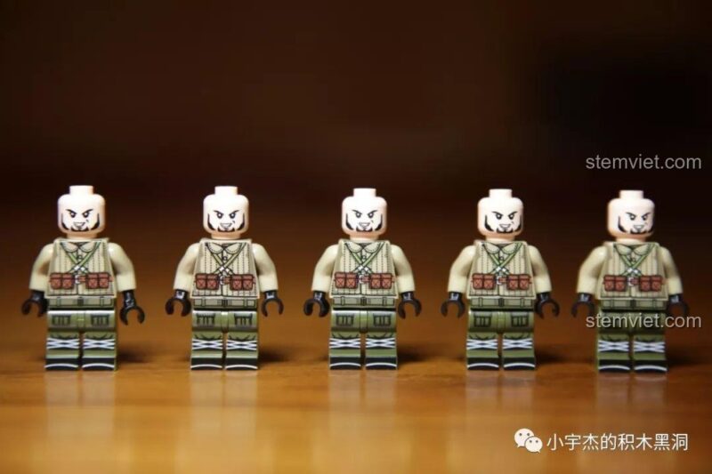 Minifigures lính Liên Xô mùa đông trong bộ lắp ráp SEMBO 101114.