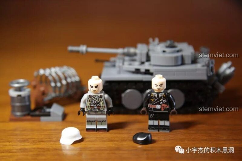 Minifigures lính Đức trong bộ lắp ghép Xe Tăng Quân Sự SEMBO 101214 Tiger I, đồ chơi mô hình Xe Tăng Đức, cho bé trai 6 tuổi.
